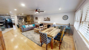 Ski View 11 - On Main Street - WiFi - Cable - Fireplace - Trailer Parking In Back - Patio with Gas Grill